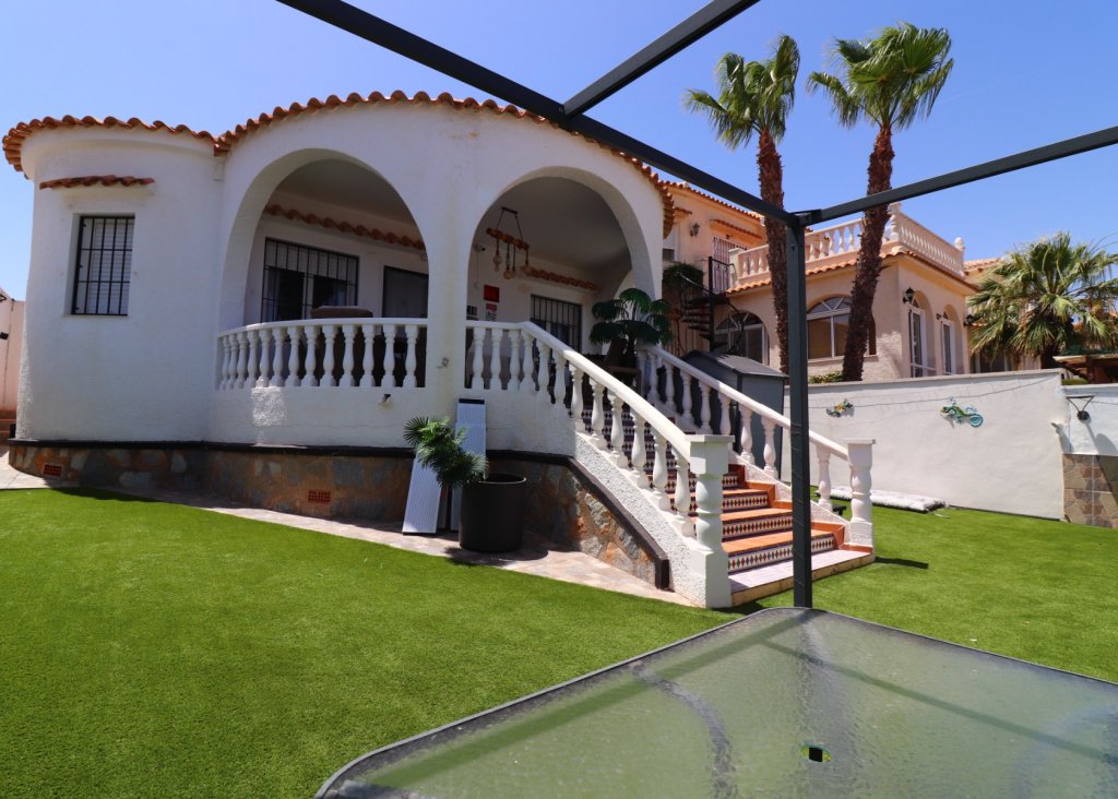 Sale - Villa - Orihuela Costa - Villamartin