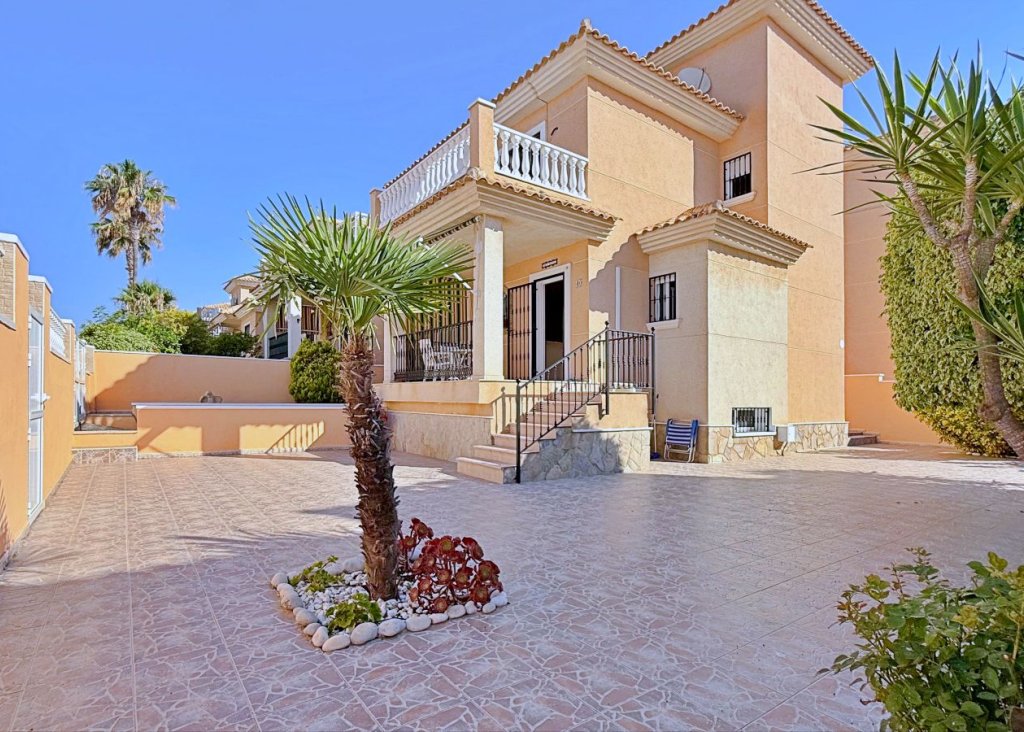 Sale - Villa - Orihuela - Orihuela Costa