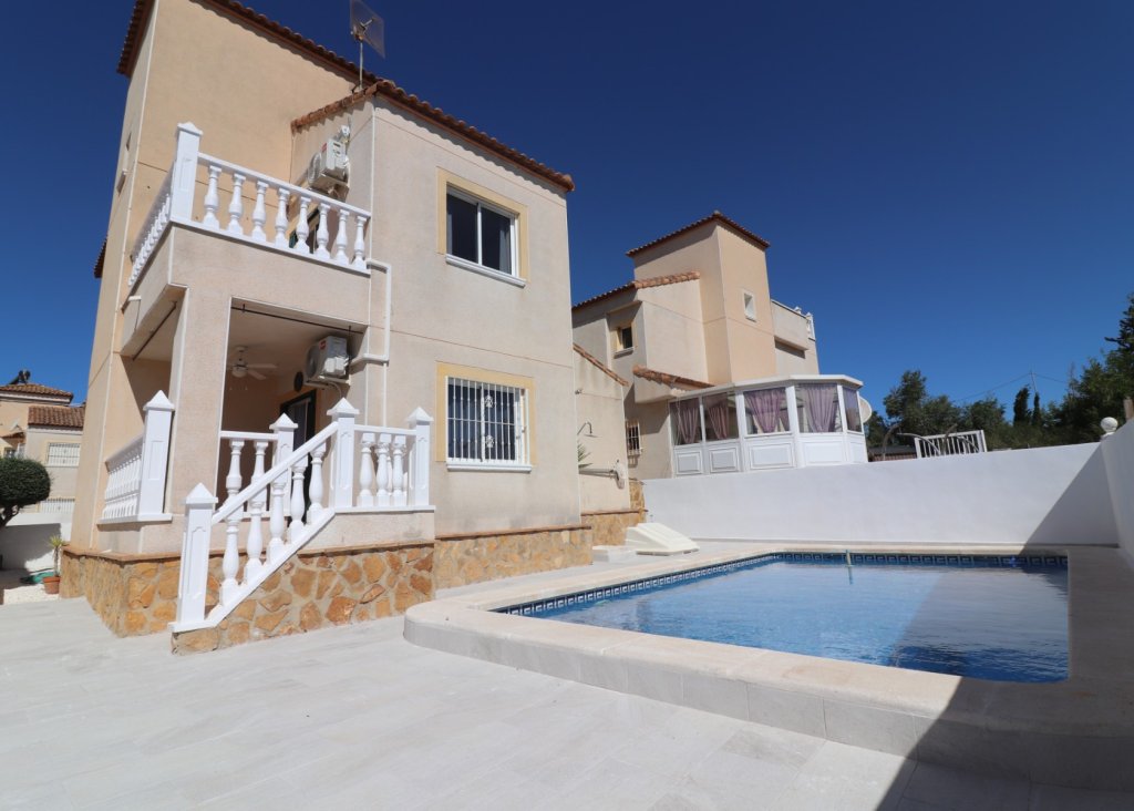 Sale - Villa - San Miguel de Salinas - Lake View Mansions