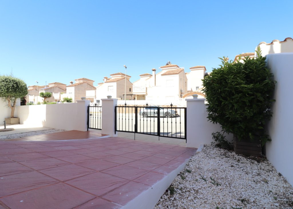 Sale - Villa - San Miguel de Salinas - Lake View Mansions
