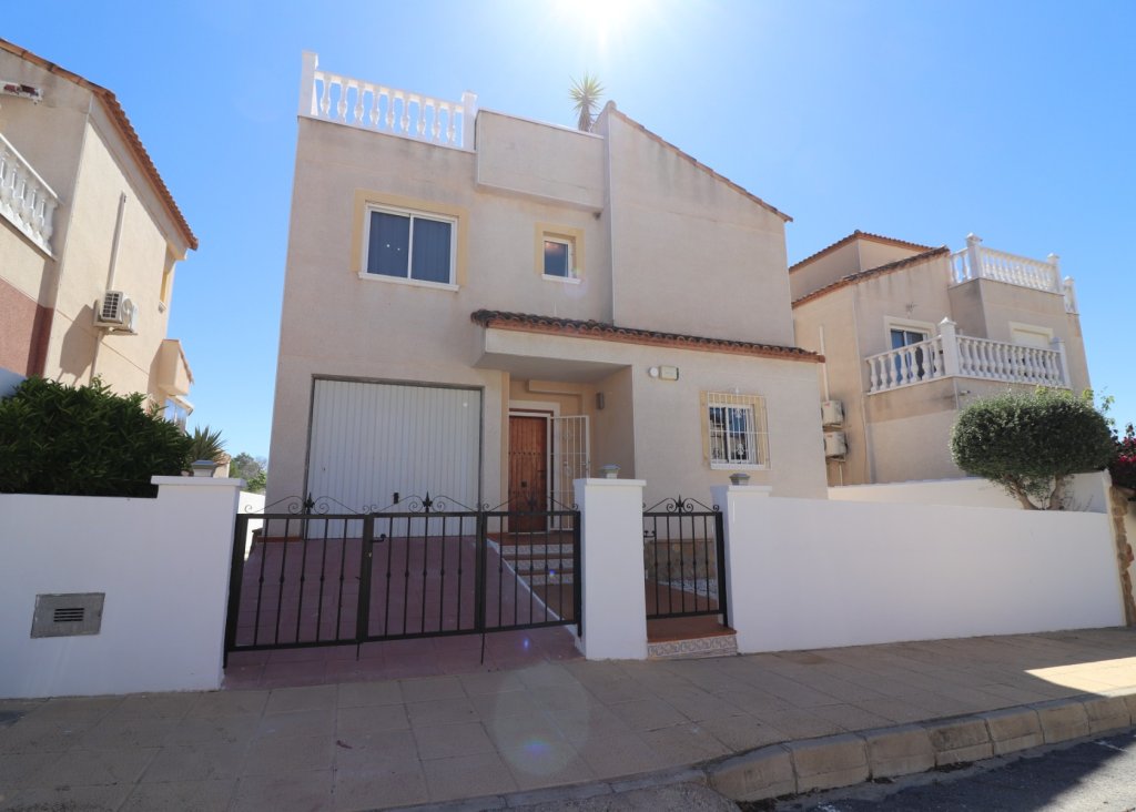 Sale - Villa - San Miguel de Salinas - Lake View Mansions