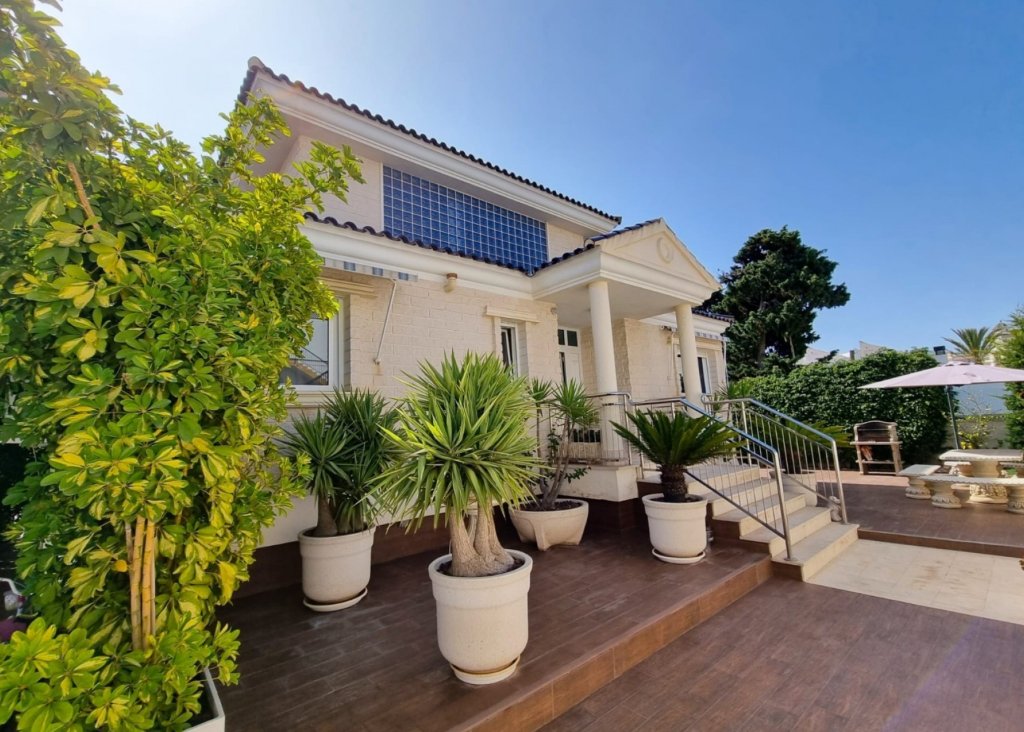 Sale - Villa - Torrevieja - La Mata