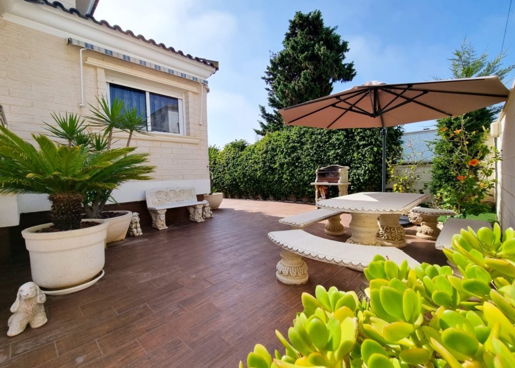 Sale - Villa - Torrevieja - La Mata
