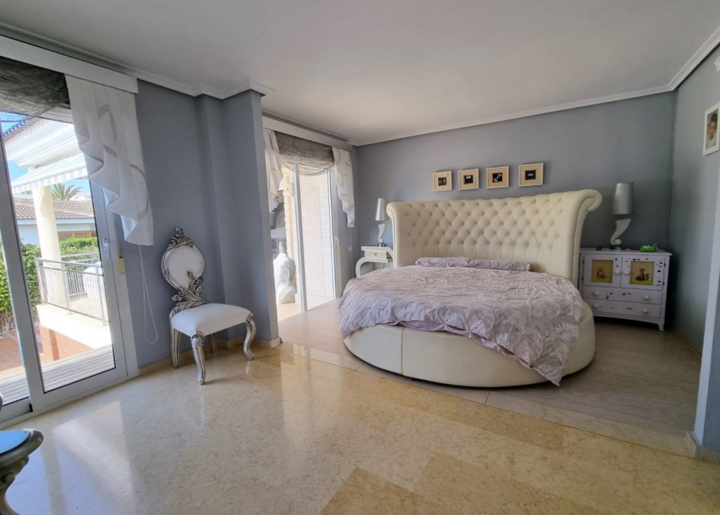 Sale - Villa - Torrevieja - La Mata