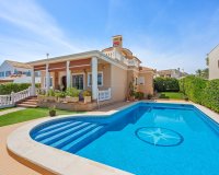 Sale - Villa - Torrevieja - La Mata