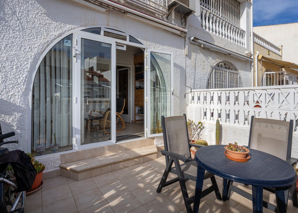 Sale - Villa - Torrevieja - La Siesta