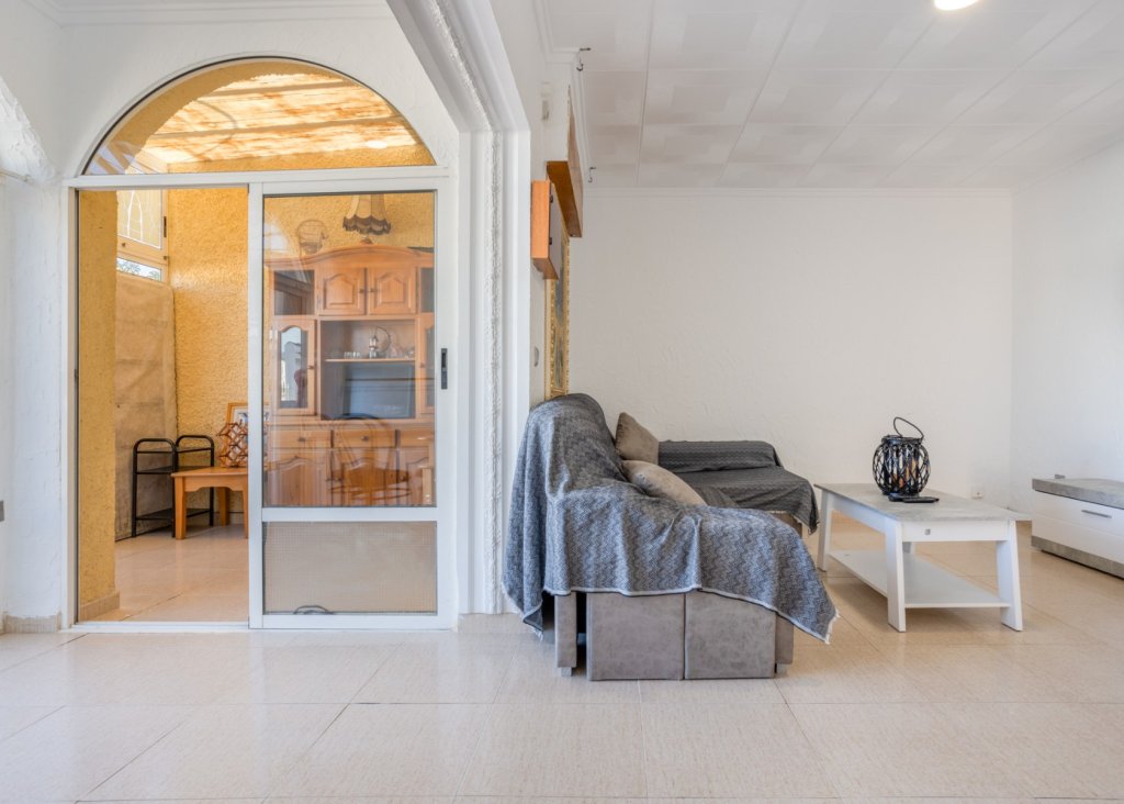 Sale - Villa - Torrevieja - Urbanización San Luis