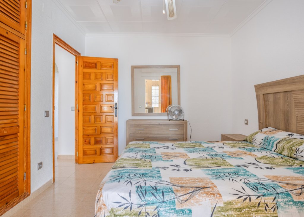 Sale - Villa - Torrevieja - Urbanización San Luis