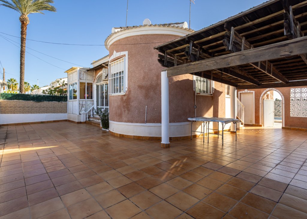 Sale - Villa - Torrevieja - Urbanización San Luis