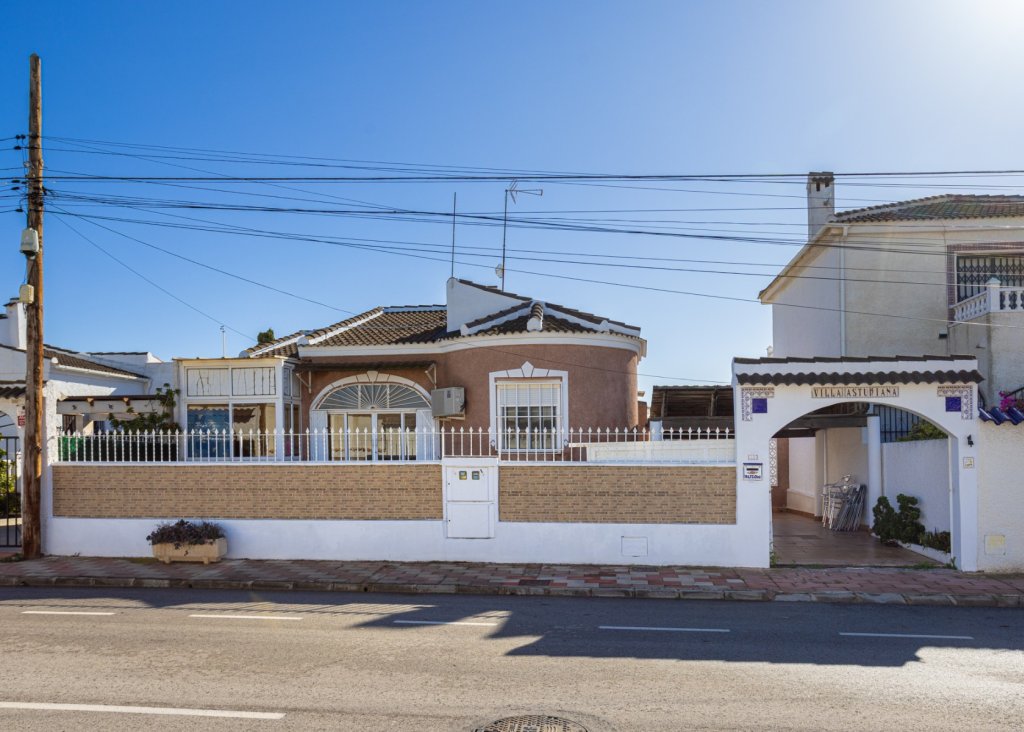 Sale - Villa - Torrevieja - Urbanización San Luis