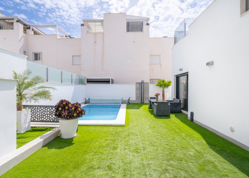 Sale - Villa - Torrevieja
