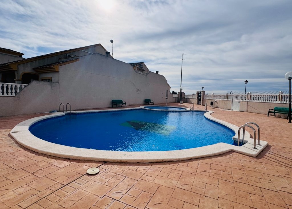 Venta - Bungalow - Daya Nueva