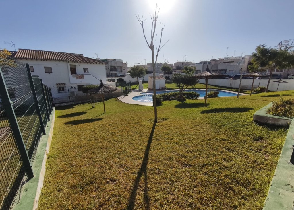 Venta - Bungalow - Torrevieja - Lago jardin