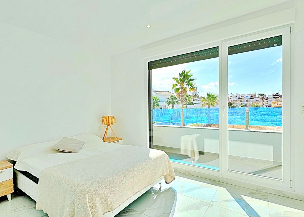 Venta - Bungalow - Torrevieja - Los Balcones