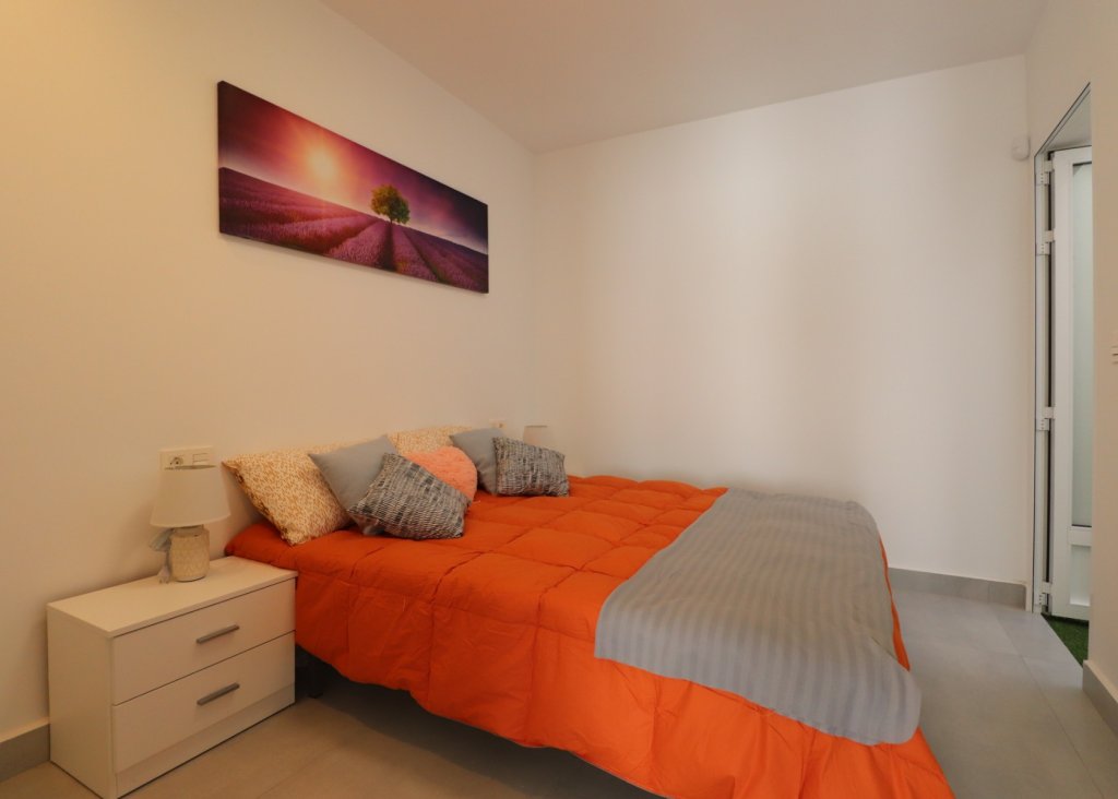 Venta - Bungalow - Torrevieja - San Luis