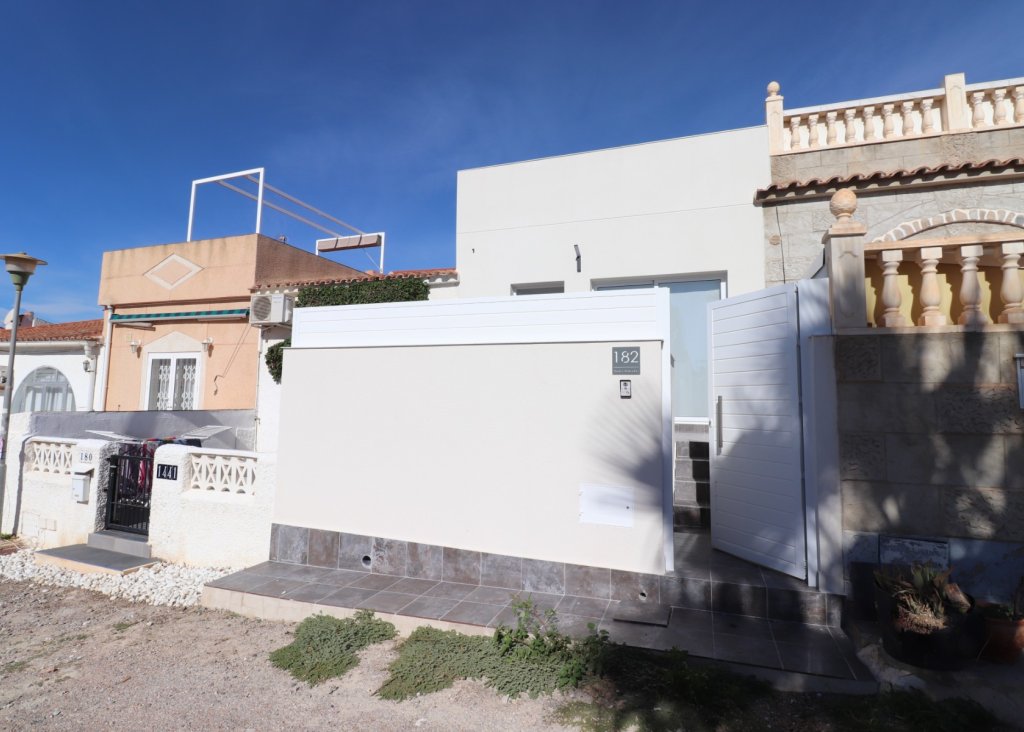 Venta - Bungalow - Torrevieja - San Luis