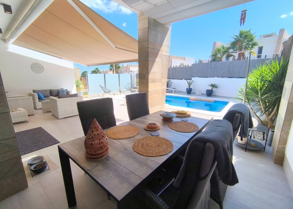 Venta - Chalet - Algorfa