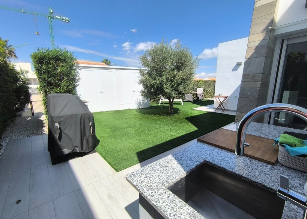 Venta - Chalet - Algorfa