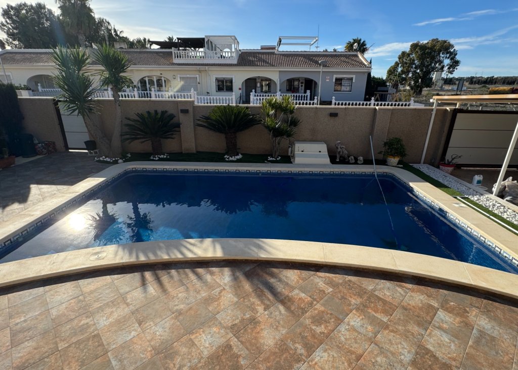 Venta - Chalet - Benijófar