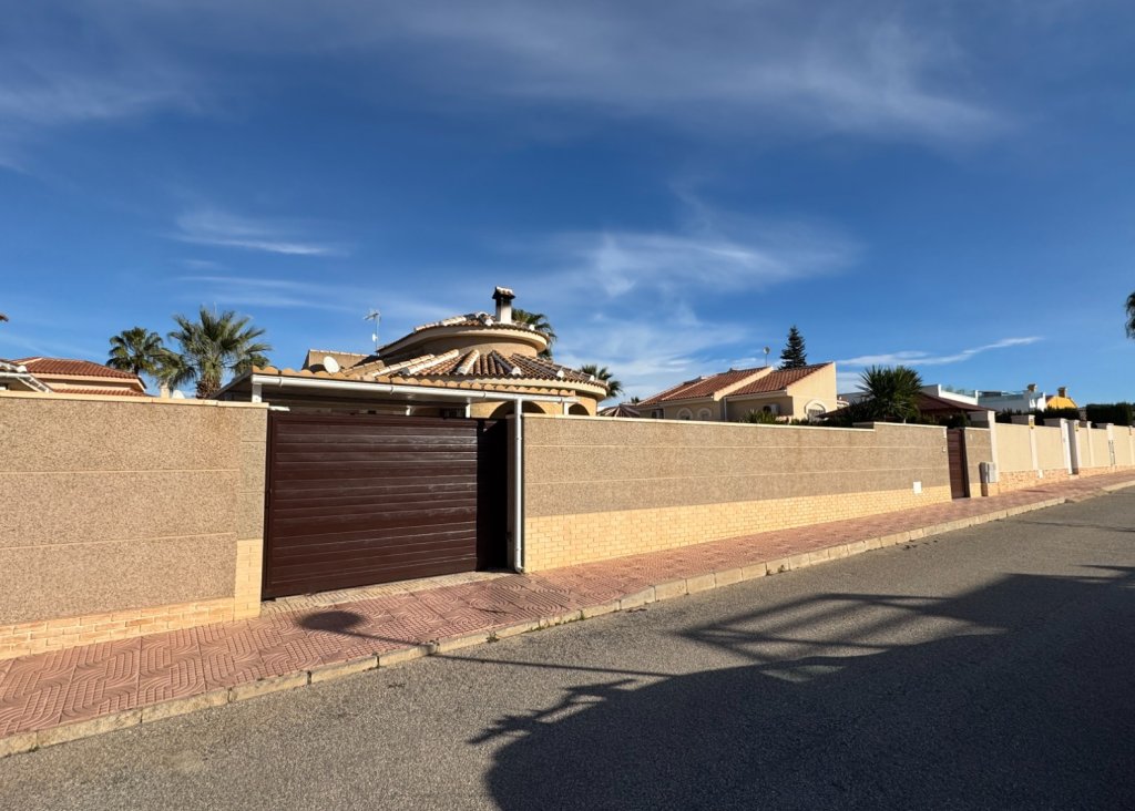 Venta - Chalet - Benijófar