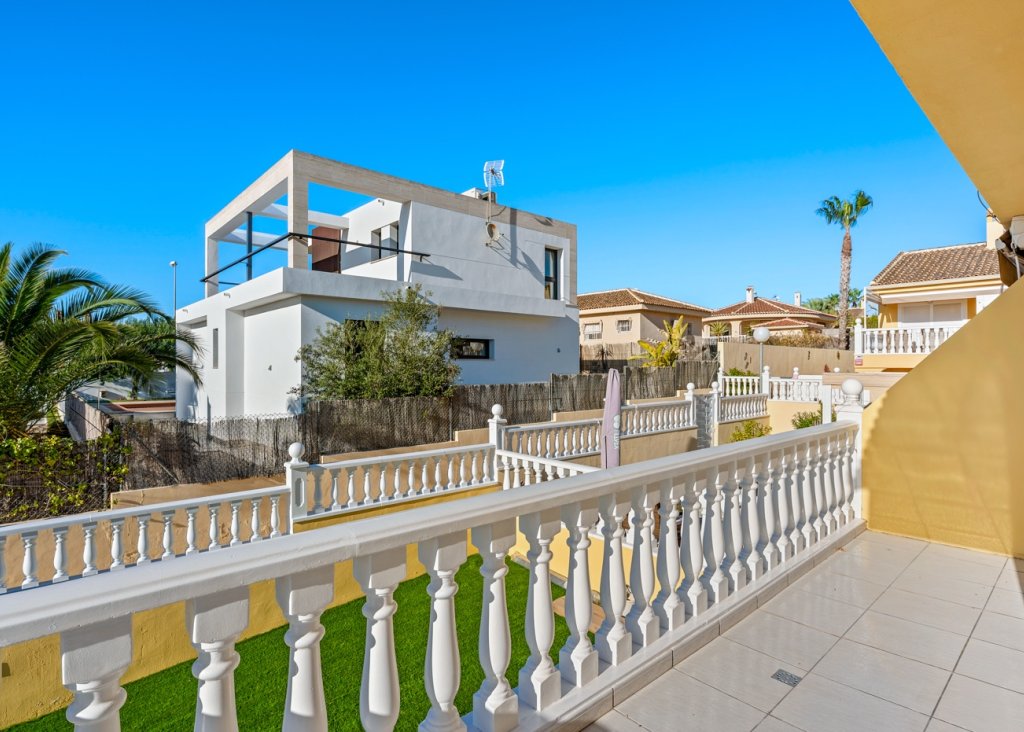 Venta - Chalet - Benimar