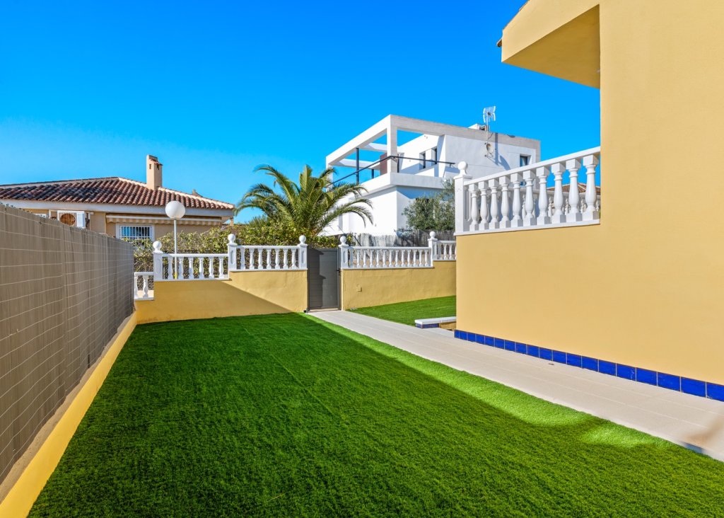 Venta - Chalet - Benimar