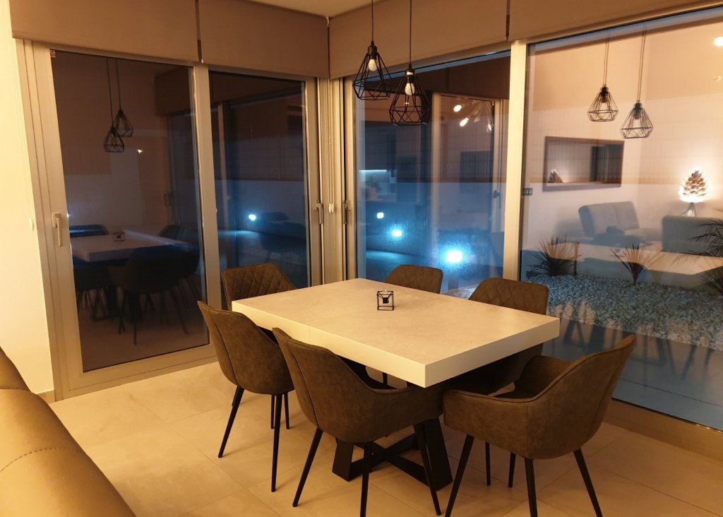 Venta - Chalet - El Raso