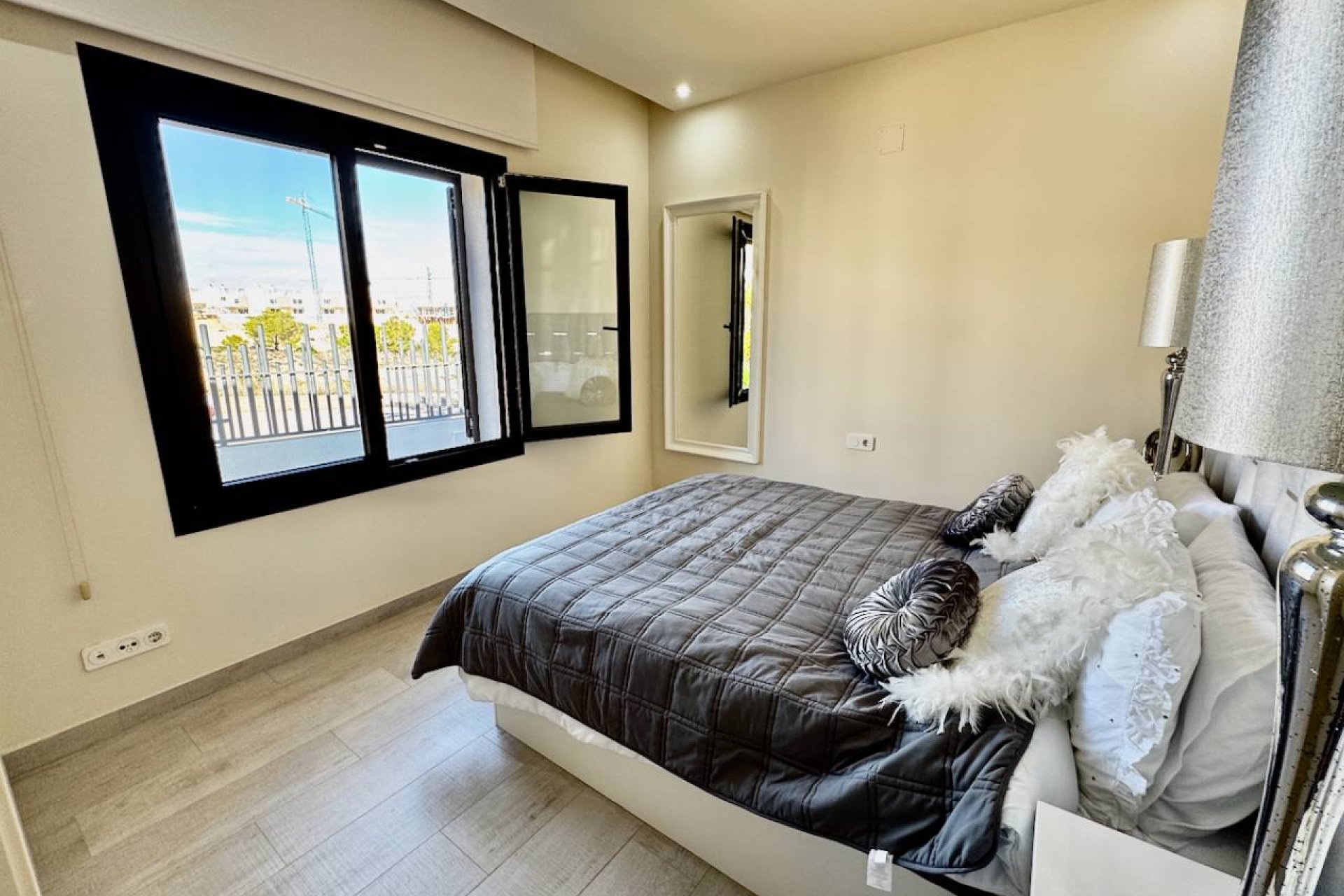 Venta - Chalet - La Finca Golf