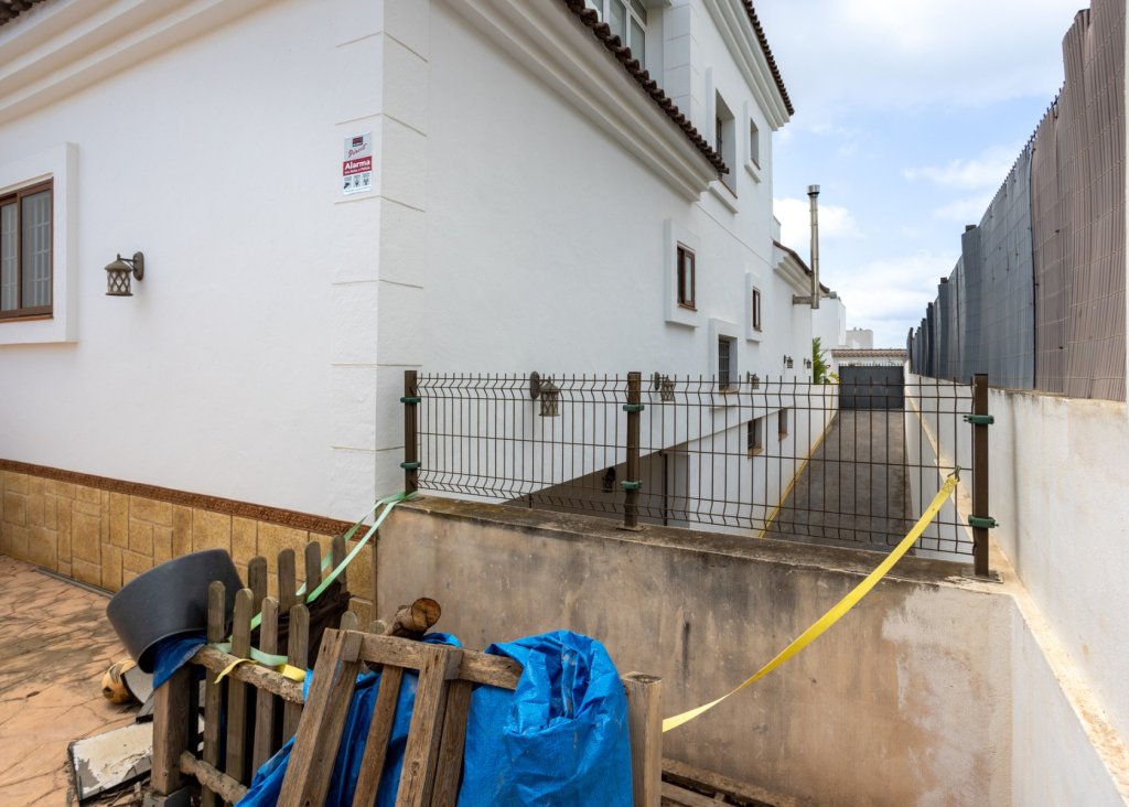 Venta - Chalet - Los Montesinos - La Herrada