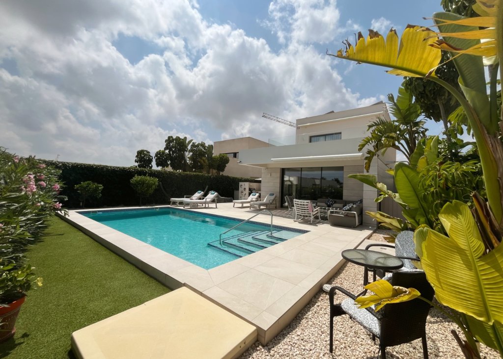 Venta - Chalet - Los Montesinos - La Herrada