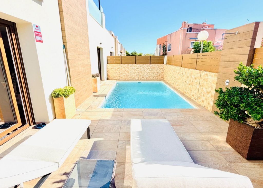 Venta - Chalet - Los Montesinos - La Herrada
