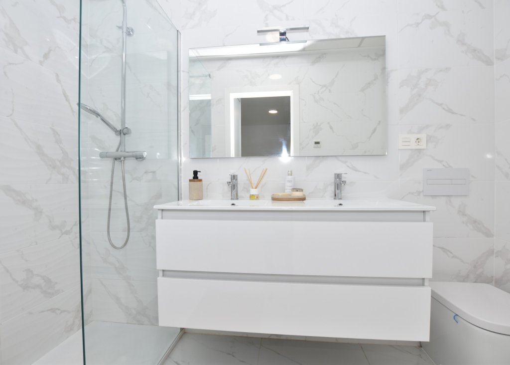 Venta - Chalet - Los Montesinos