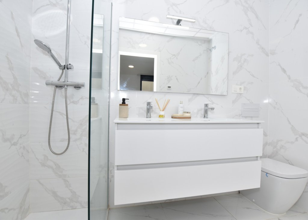 Venta - Chalet - Los Montesinos