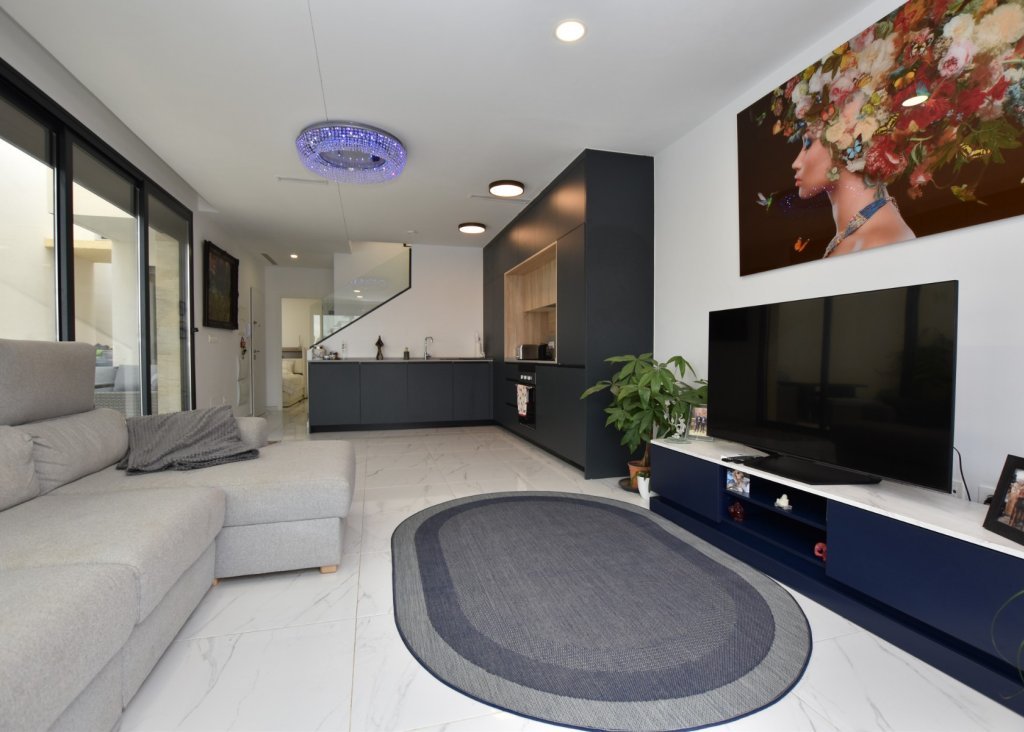 Venta - Chalet - Los Montesinos