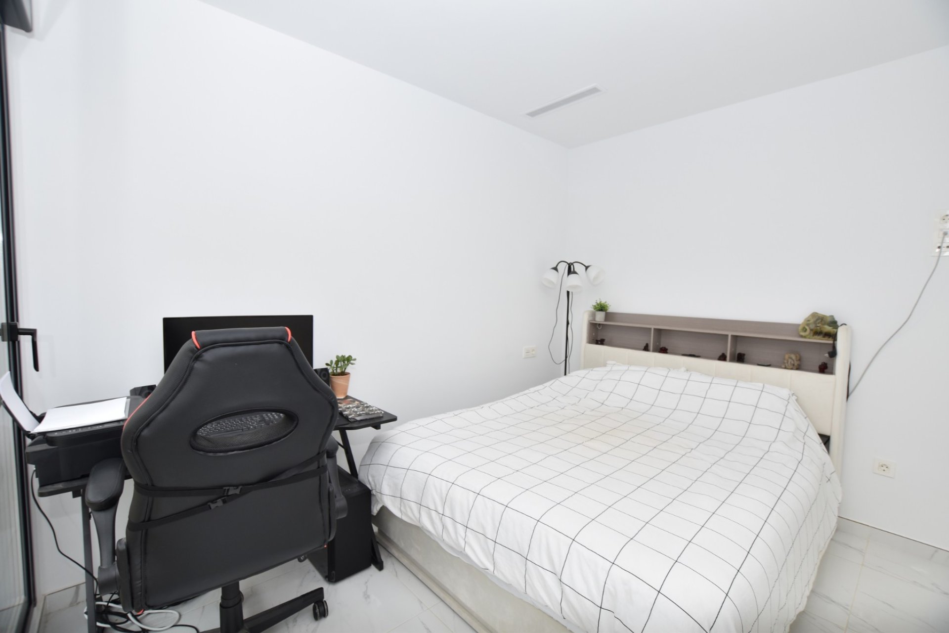 Venta - Chalet - Los Montesinos