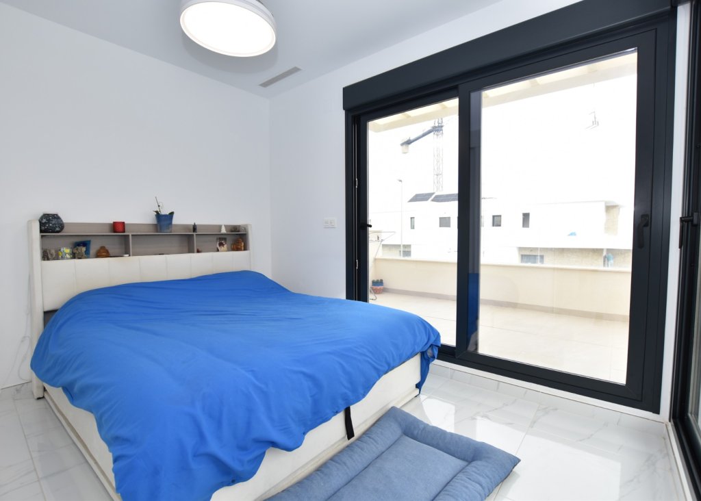 Venta - Chalet - Los Montesinos