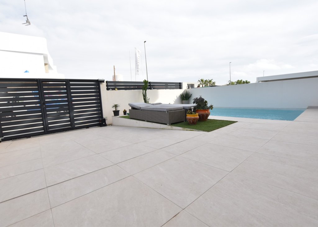 Venta - Chalet - Los Montesinos