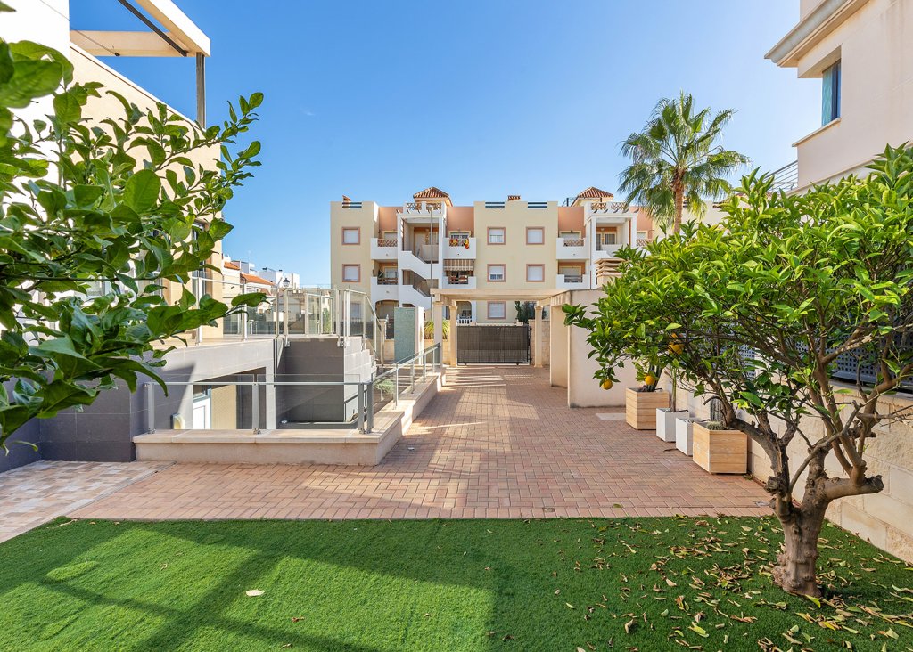 Venta - Chalet - Orihuela Costa - La Zenia