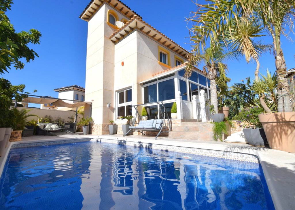 Venta - Chalet - Orihuela Costa - Playa Flamenca