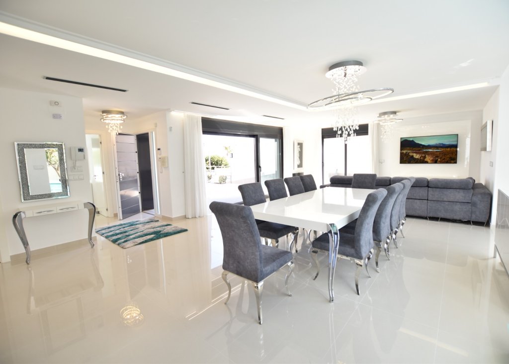 Venta - Chalet - San Miguel de Salinas