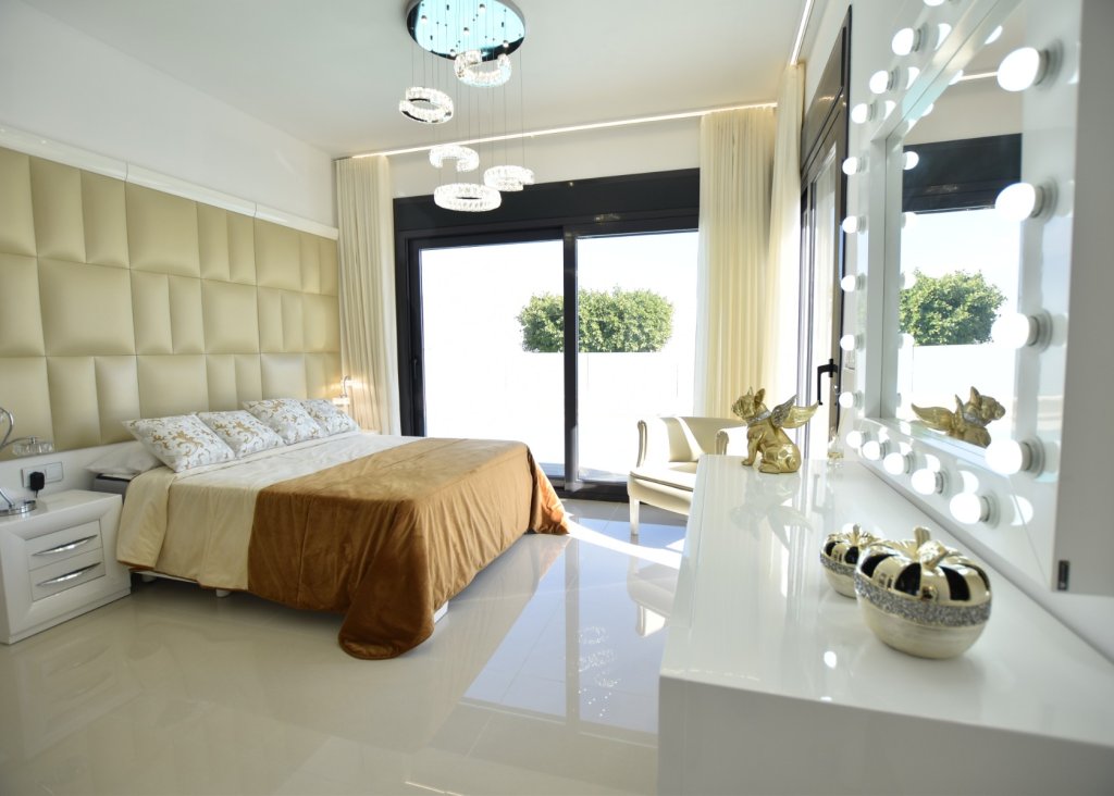 Venta - Chalet - San Miguel de Salinas