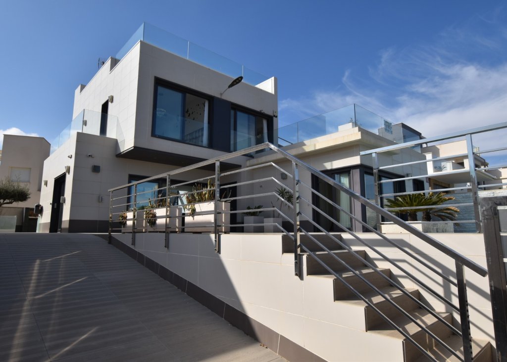 Venta - Chalet - San Miguel de Salinas