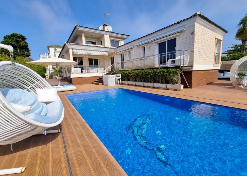 Venta - Chalet - Torrevieja - La Mata