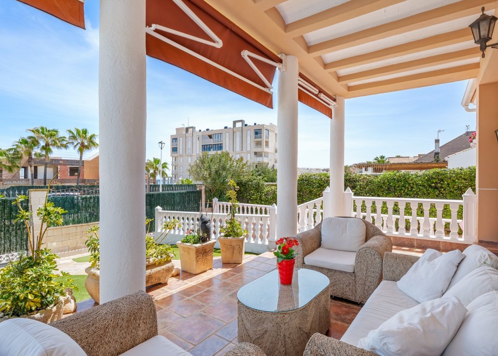 Venta - Chalet - Torrevieja - La Mata