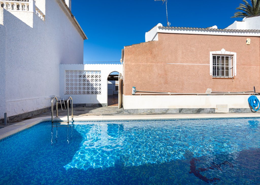 Venta - Chalet - Torrevieja - Urbanización San Luis
