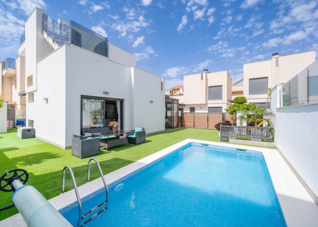 Venta - Chalet - Torrevieja