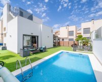 Venta - Chalet - Torrevieja