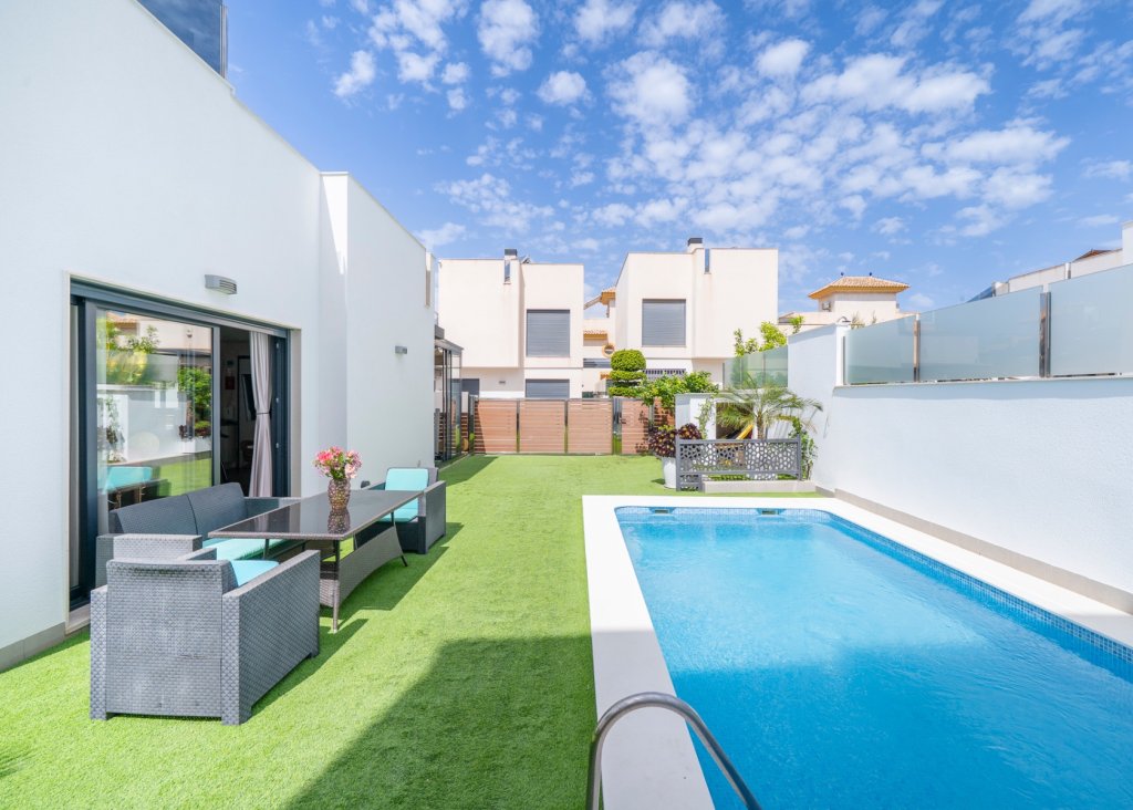 Venta - Chalet - Torrevieja