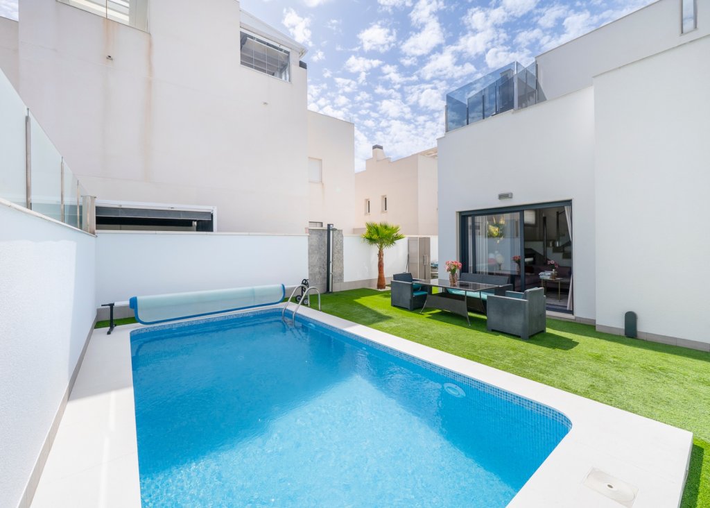 Venta - Chalet - Torrevieja