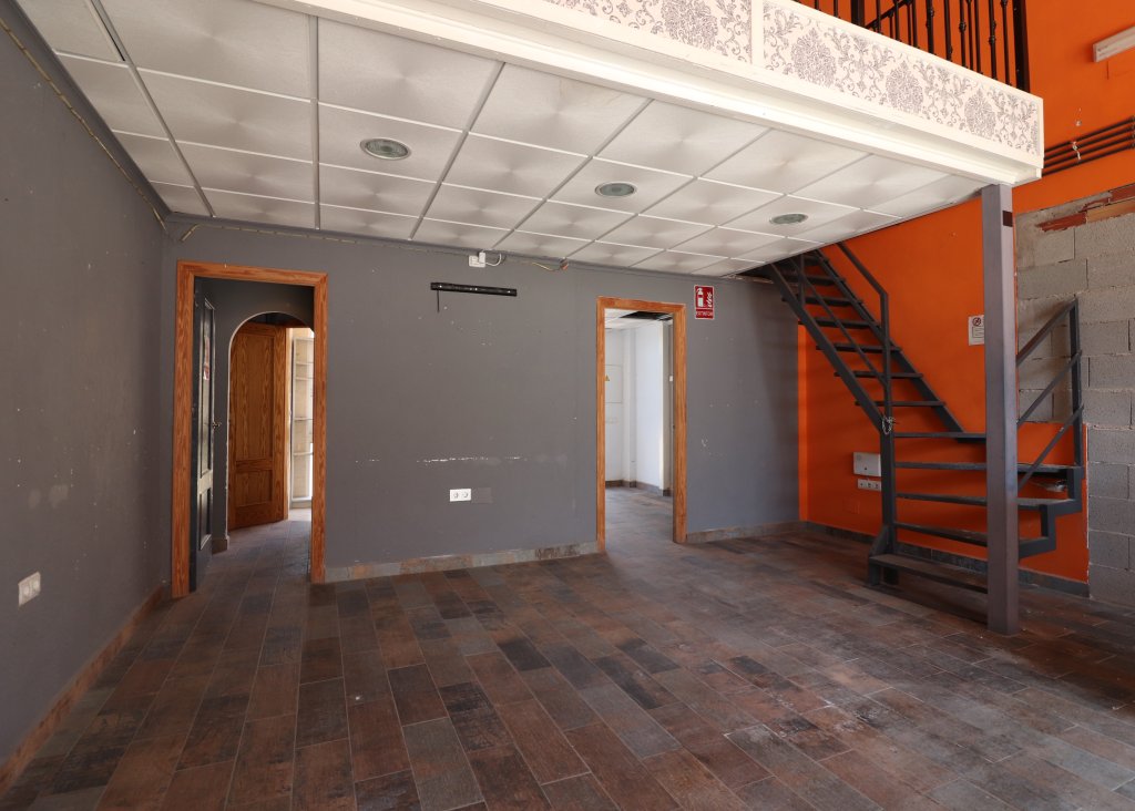 Venta - Commercial - Algorfa - La Finca Golf Resort